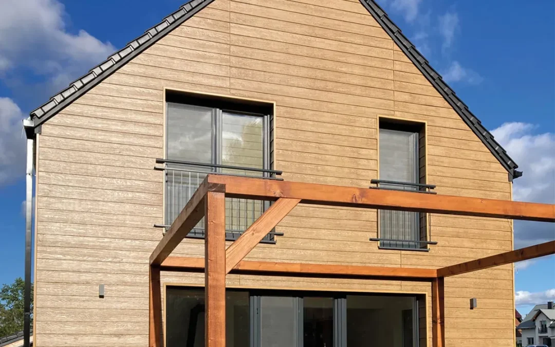 Deska elewacyjna w&nbsp;kolorze SHERA Walnut to&nbsp;– jak zwykle strzał w&nbsp;10